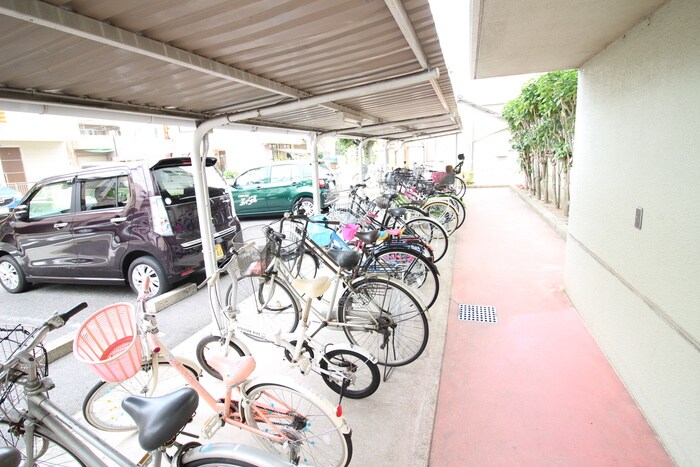 物件外観写真4　(駐輪場)