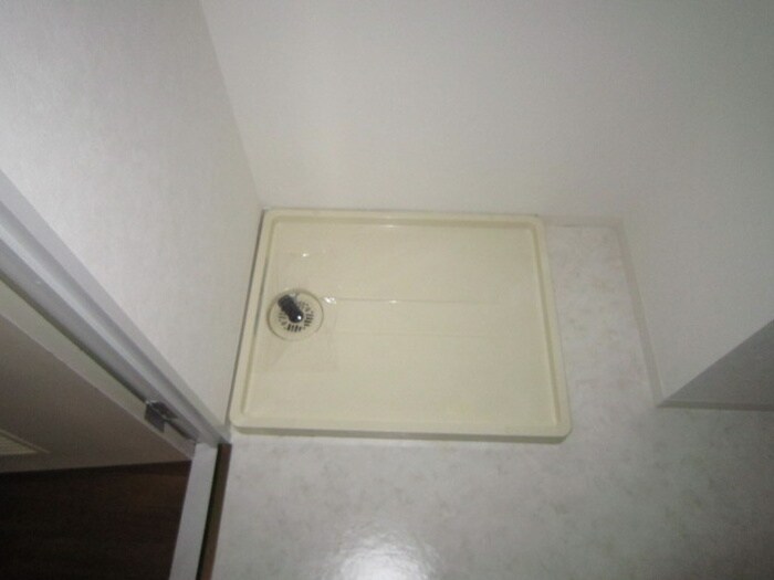 物件内観写真12　(洗濯機置場)