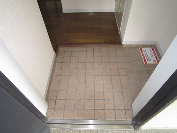 物件内観写真15　(玄関)