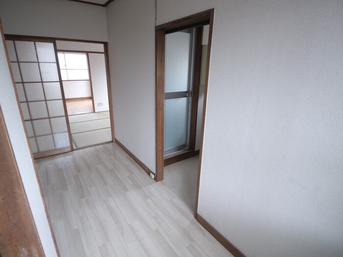 物件内観写真7　(廊下)