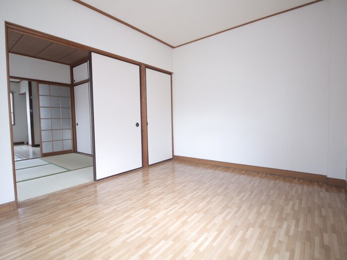 物件内観写真8　(居室)