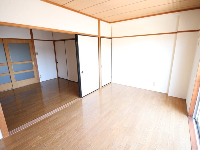 物件内観写真4　(居室)