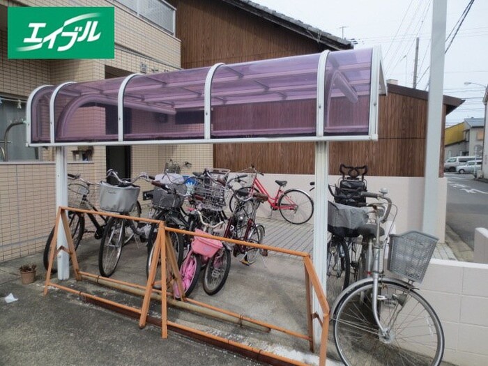 物件外観写真3　(駐輪場)
