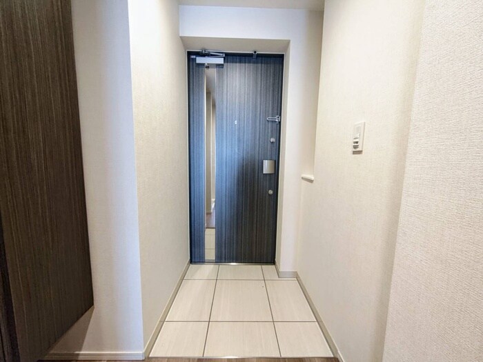 物件内観写真18　(玄関)