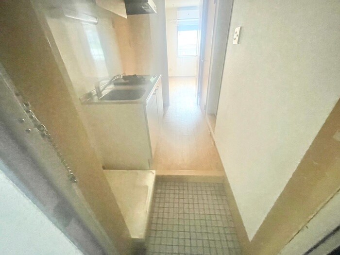 物件内観写真13　(玄関)