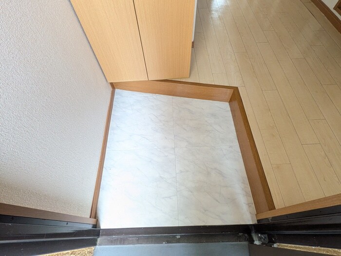 物件内観写真14　(玄関)