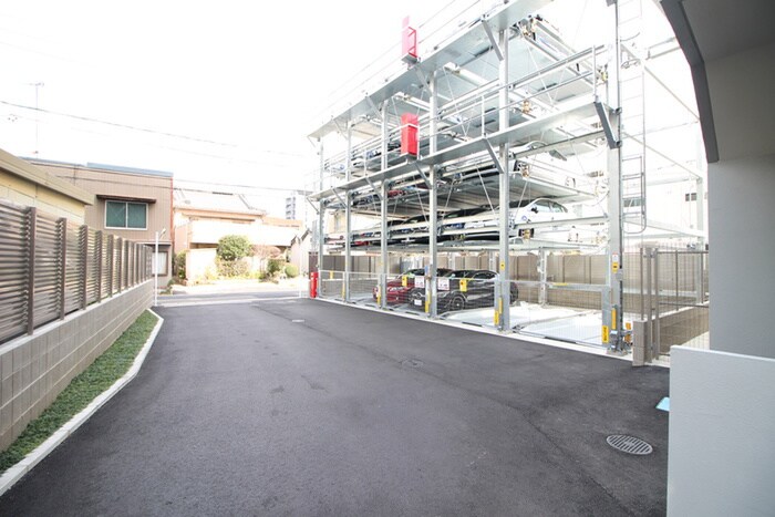 物件外観写真6　(駐車場)