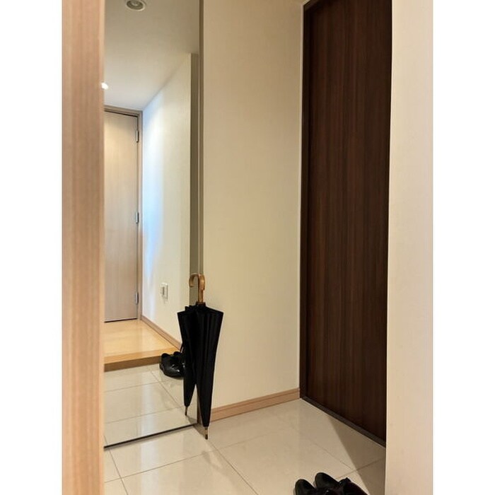 物件内観写真8　(玄関)