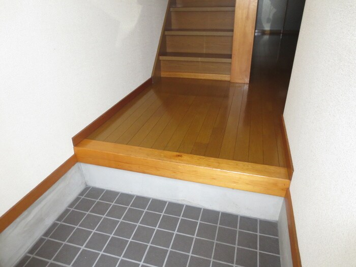 物件内観写真22　(玄関)