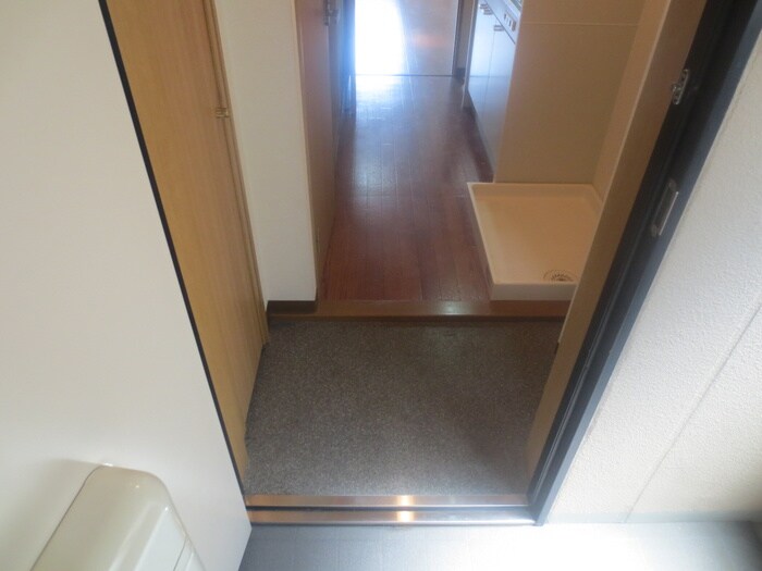 物件内観写真7　(玄関)
