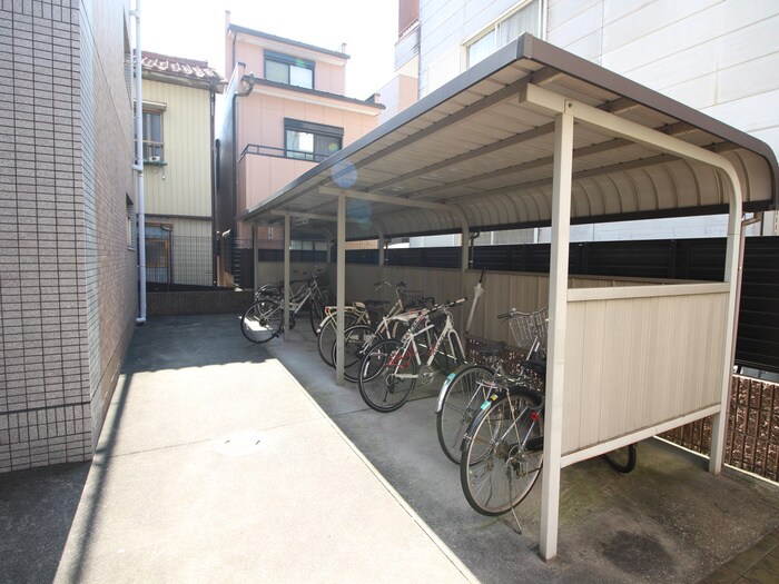 物件外観写真6　(駐輪場)