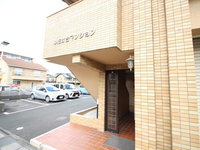 物件外観写真2　(エントランス部分)