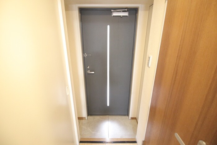 物件内観写真14　(玄関)