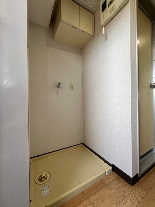 物件内観写真15　(洗濯機置場)