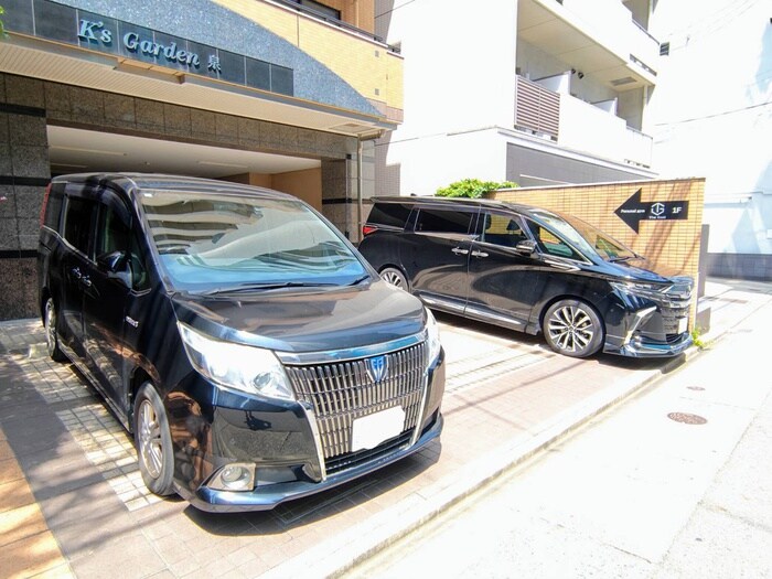 物件外観写真5　(駐車場)