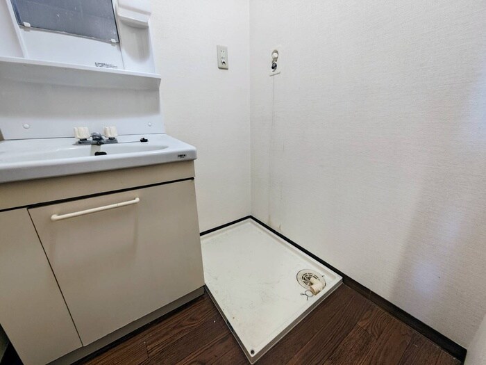 物件内観写真14　(洗濯機置場)