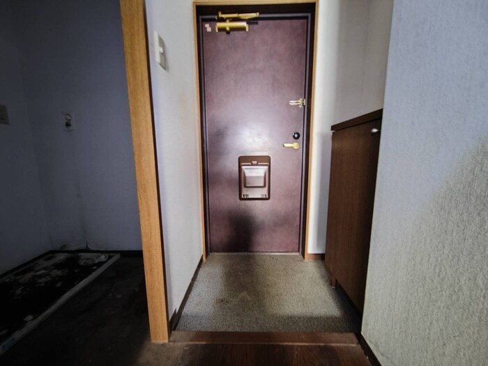 物件内観写真17　(玄関)