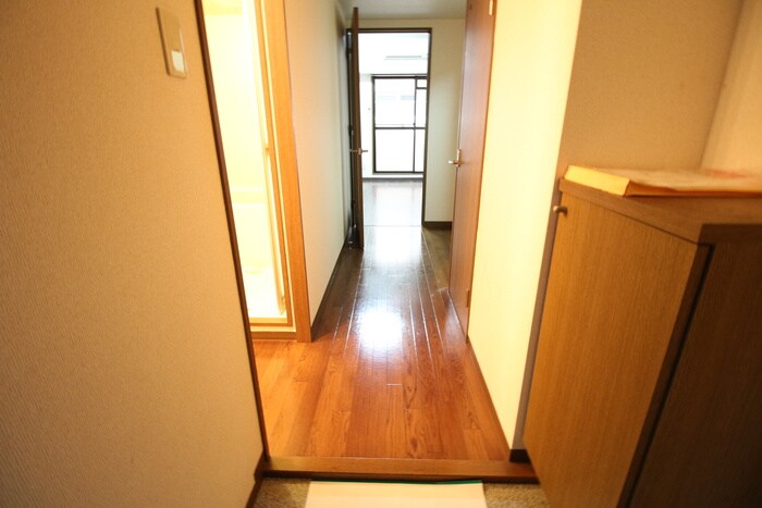 物件内観写真17　(廊下)
