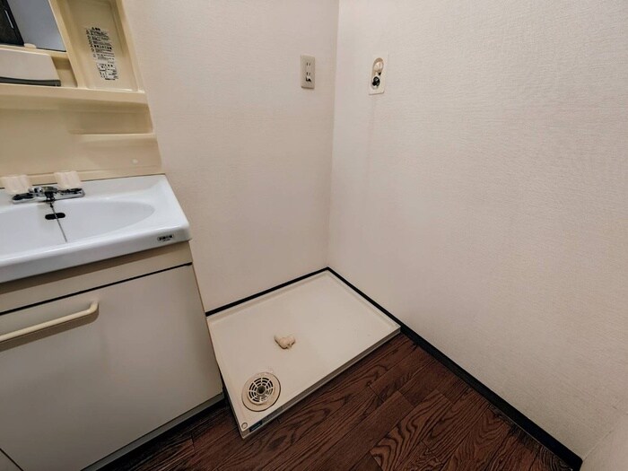 物件内観写真17　(洗濯機置場)