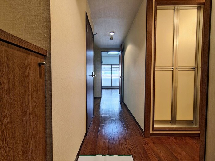 物件内観写真20　(廊下)