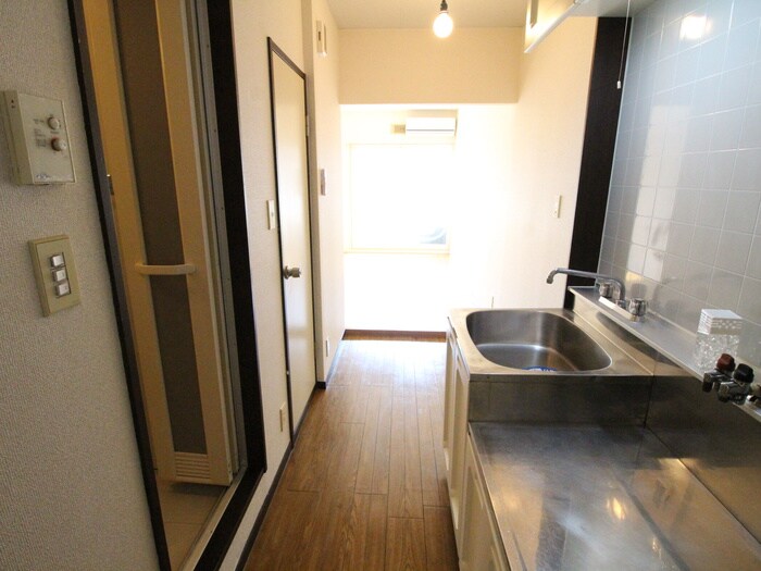 物件内観写真19　(廊下)