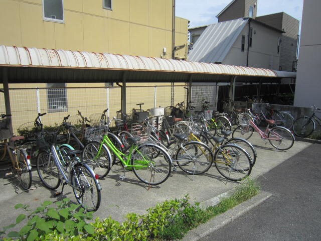物件外観写真6　(駐輪場)