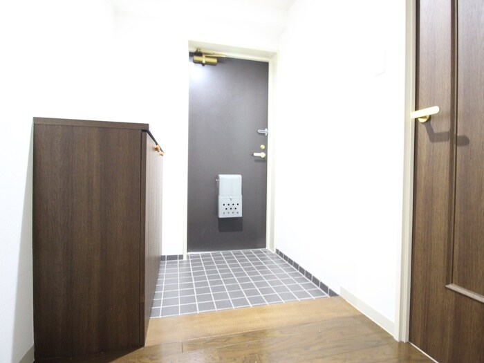 物件内観写真17　(玄関)