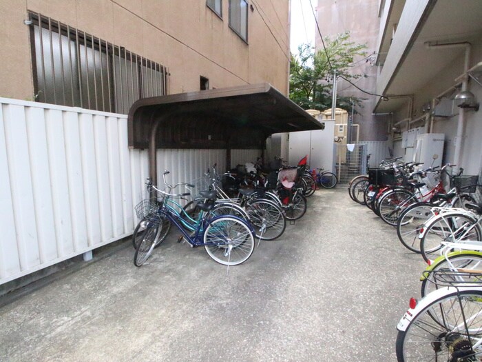 物件外観写真4　(駐輪場)