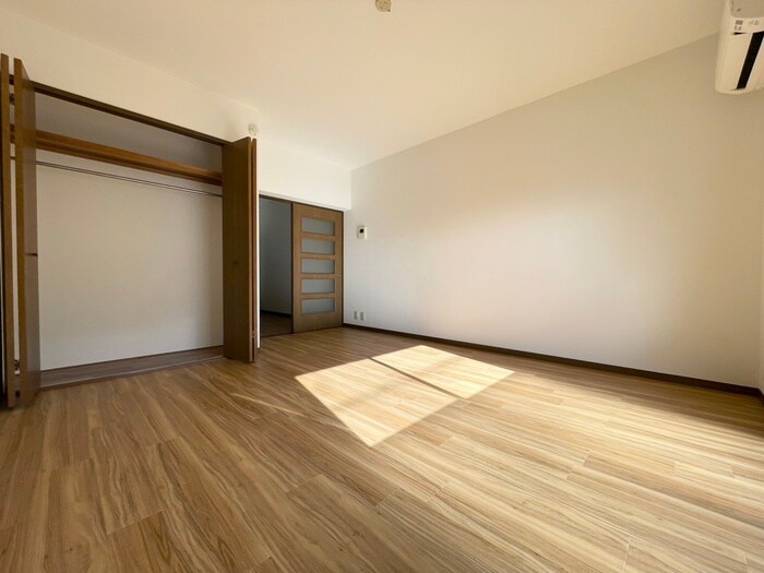 物件内観写真8　(居室)