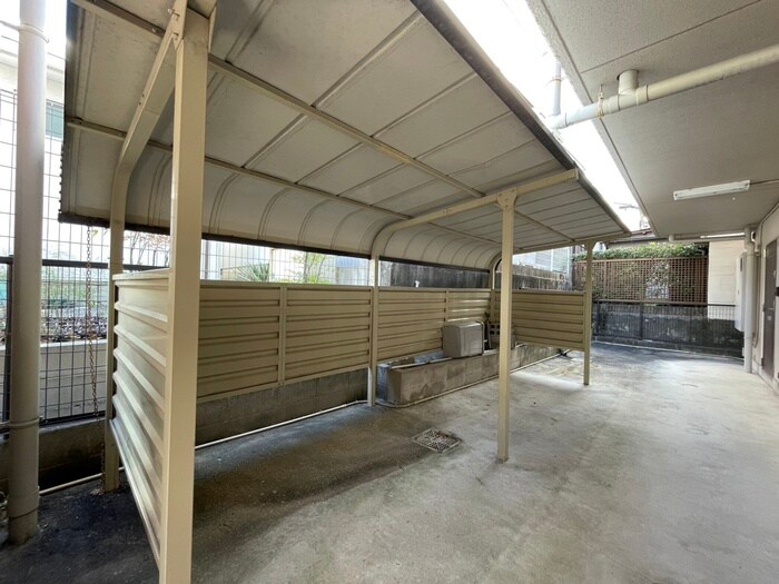 物件外観写真5　(駐輪場)