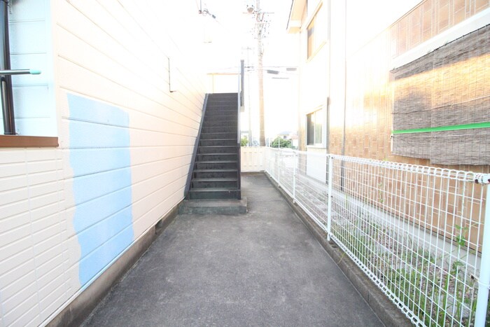 物件外観写真4　(エントランス部分)