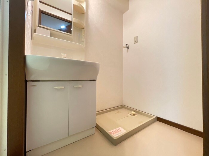 物件内観写真12　(洗濯機置場)