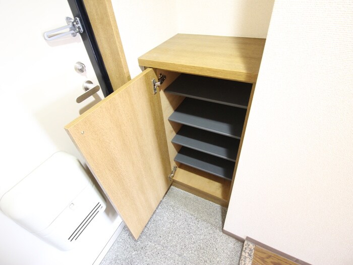 物件内観写真14　(靴箱)