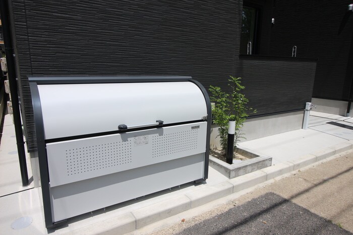 物件外観写真5　(駐輪場)