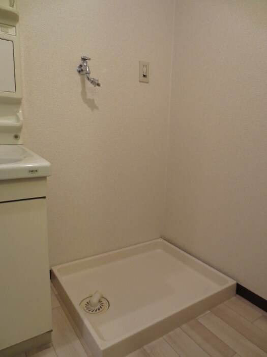 物件内観写真15　(洗濯機置場)