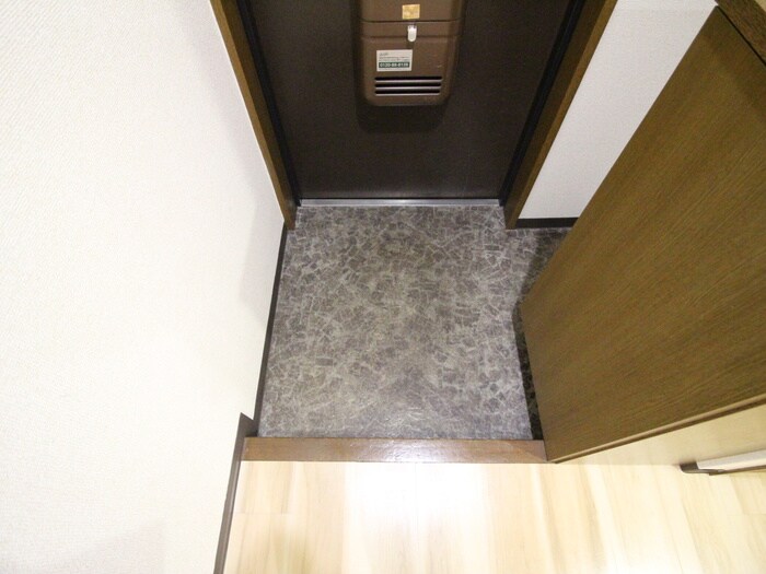 物件内観写真18　(玄関)