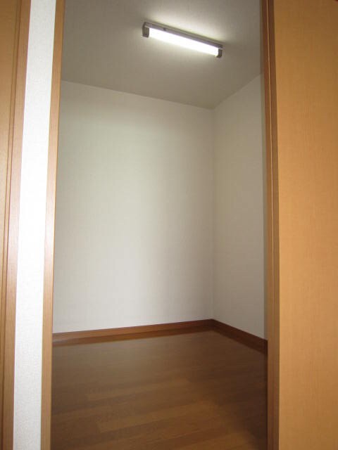 物件内観写真6　(収納)