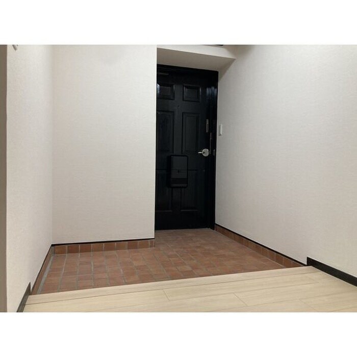 物件内観写真14　(玄関)