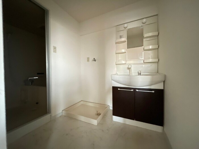 物件内観写真12　(洗濯機置場)