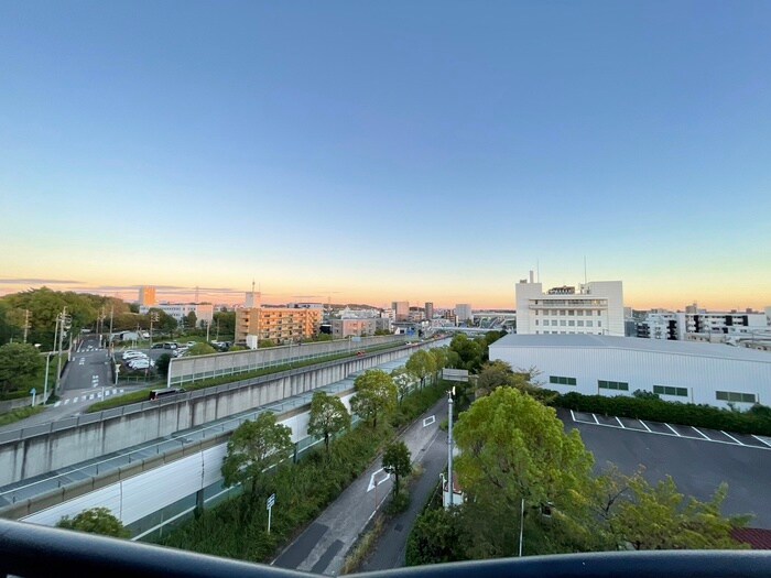 物件内観写真15　(室内からの展望)