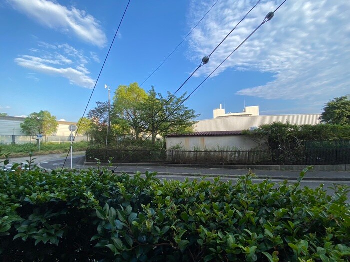 物件内観写真22　(室内からの展望)