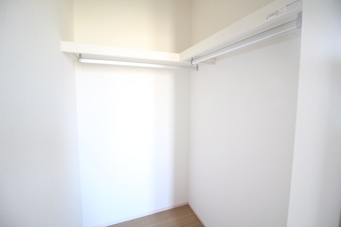 物件内観写真15　(収納)