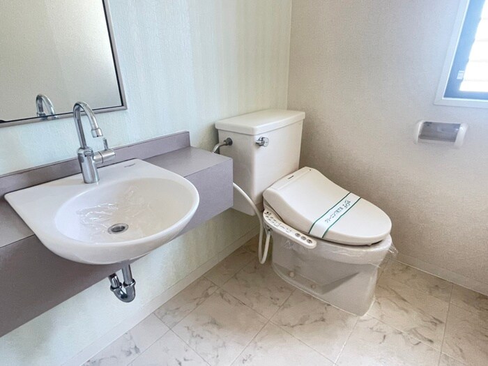 物件内観写真13　(トイレ)