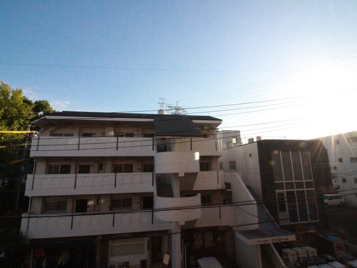 物件内観写真22　(室内からの展望)