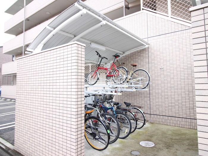 物件外観写真5　(駐輪場)
