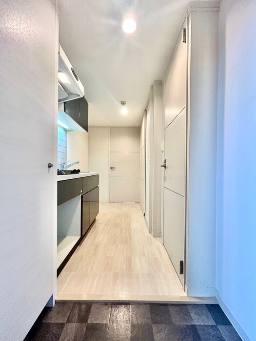 物件内観写真16　(玄関)