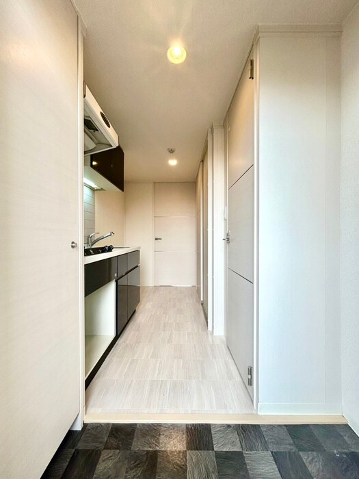 物件内観写真16　(玄関)