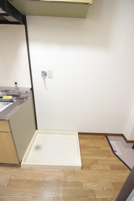 物件内観写真12　(洗濯機置場)