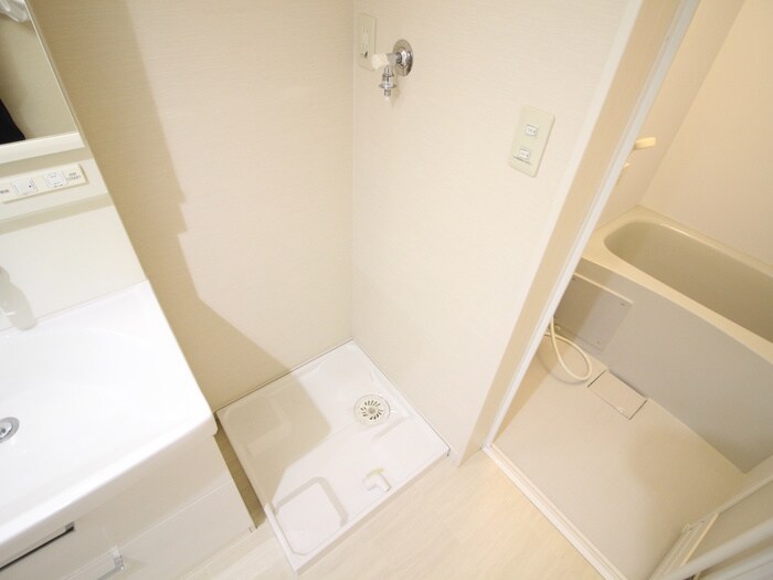 物件内観写真15　(洗濯機置場)