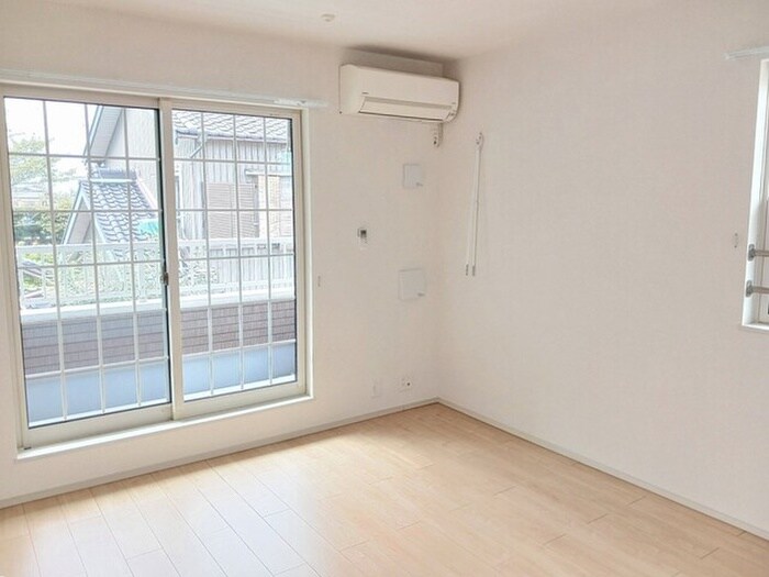 物件内観写真3　(居室)